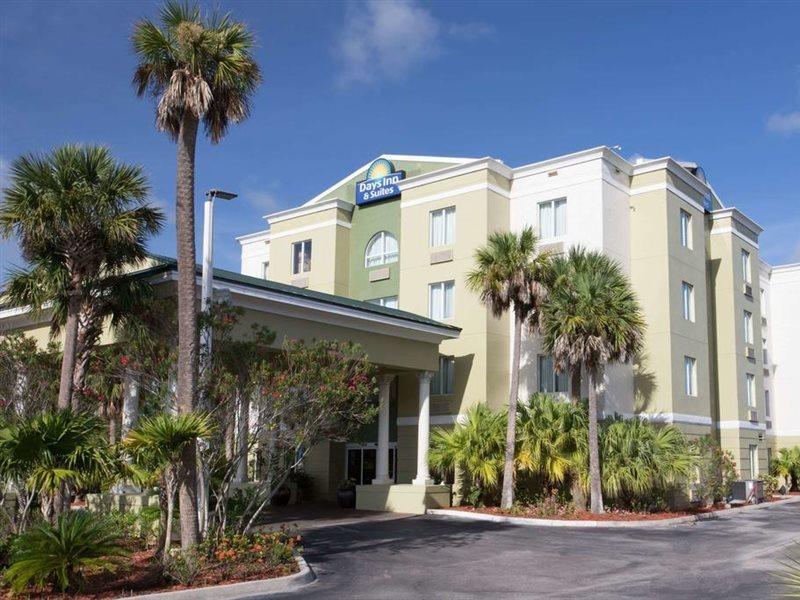 Days Inn & Suites By Wyndham Fort Pierce I-95 Exterior foto